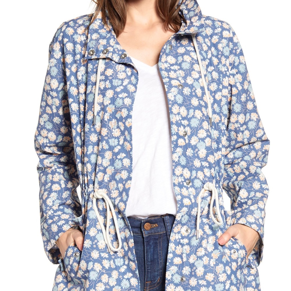 LAST CHANCE Madewell Ruffle Neck French Floral Raincoat